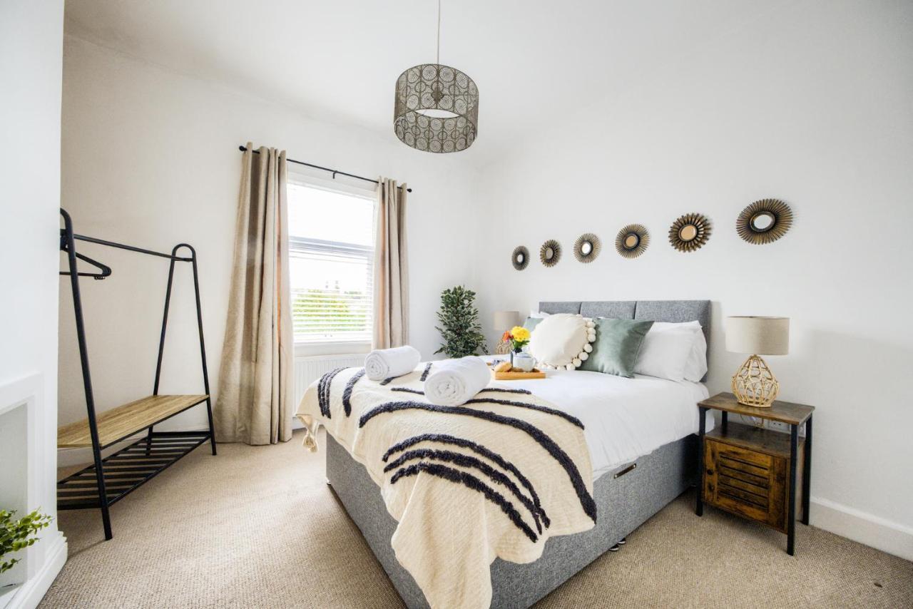 Coventry Fashionable House, City Centre, Free Parking, Sleeps 4, By Empower Homes Dış mekan fotoğraf