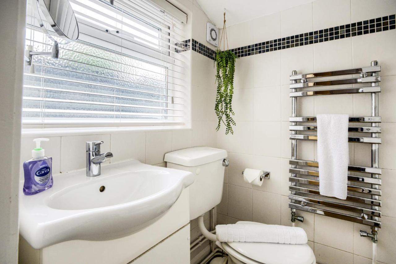 Coventry Fashionable House, City Centre, Free Parking, Sleeps 4, By Empower Homes Dış mekan fotoğraf