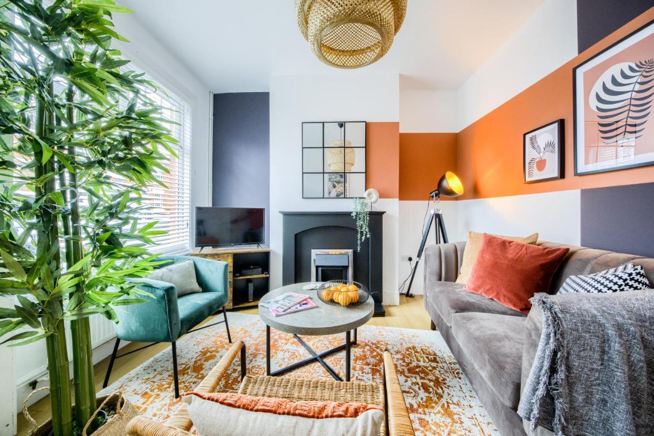 Coventry Fashionable House, City Centre, Free Parking, Sleeps 4, By Empower Homes Dış mekan fotoğraf