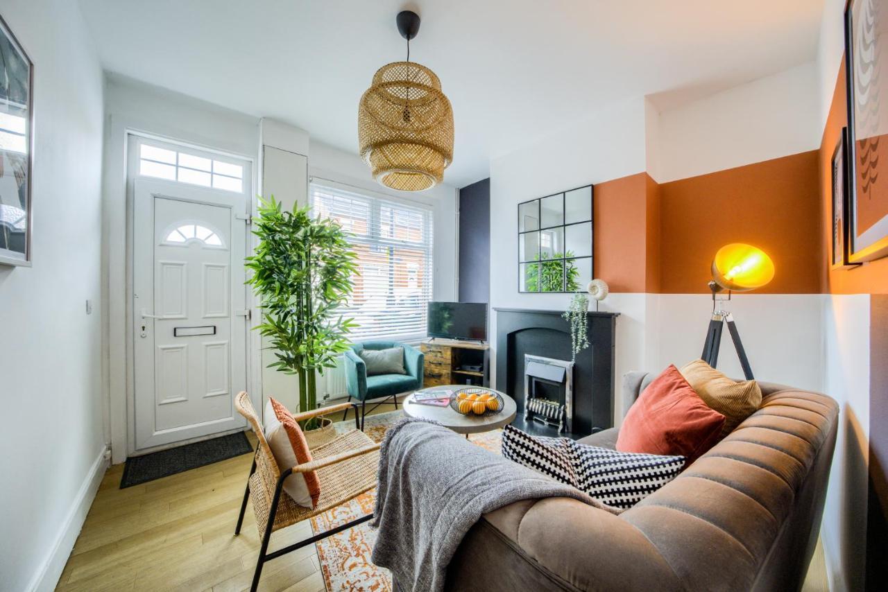 Coventry Fashionable House, City Centre, Free Parking, Sleeps 4, By Empower Homes Dış mekan fotoğraf