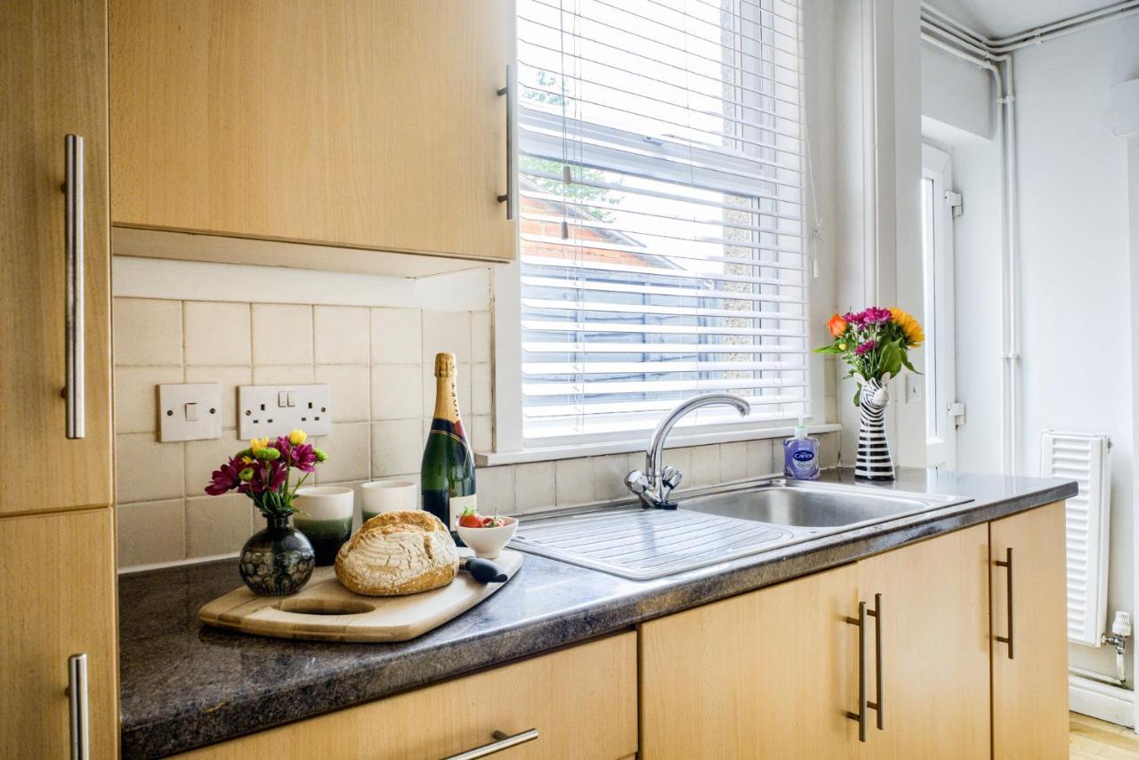 Coventry Fashionable House, City Centre, Free Parking, Sleeps 4, By Empower Homes Dış mekan fotoğraf