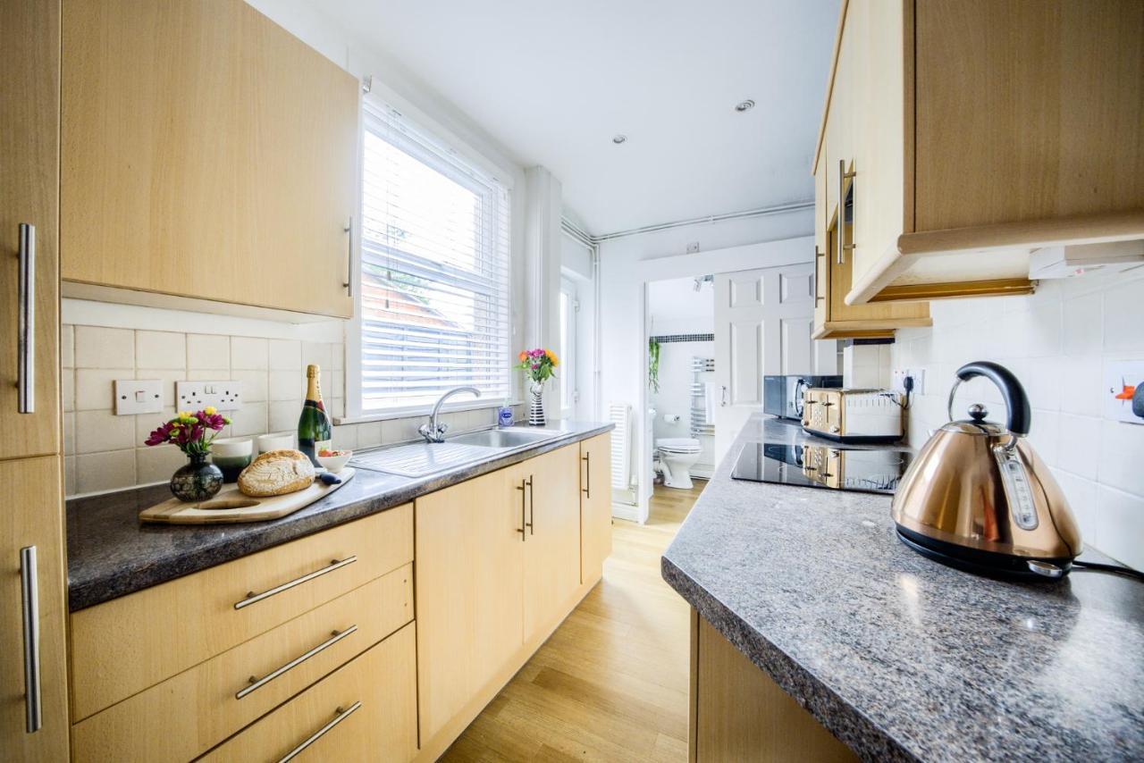 Coventry Fashionable House, City Centre, Free Parking, Sleeps 4, By Empower Homes Dış mekan fotoğraf
